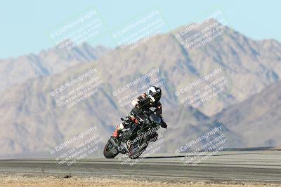 media/Dec-01-2025-Moto Forza (Mon) [[2daa91e15f]]/3-Beginner Group/Session 4 Turn 9/